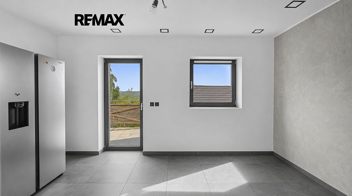 Prodej rodinného domu 385 m², pozemek 1449 m² – fotografie 4