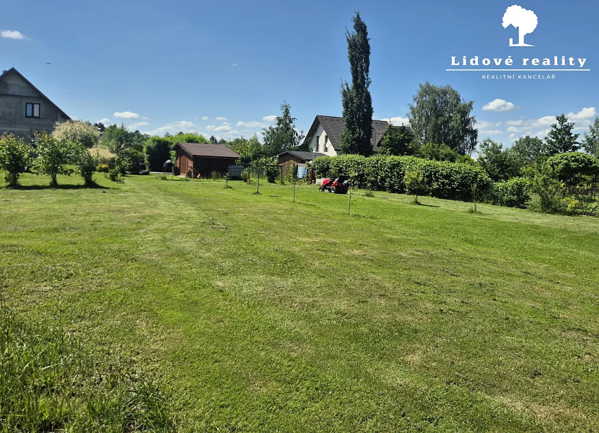 Prodej stavebního pozemku 1000 m²