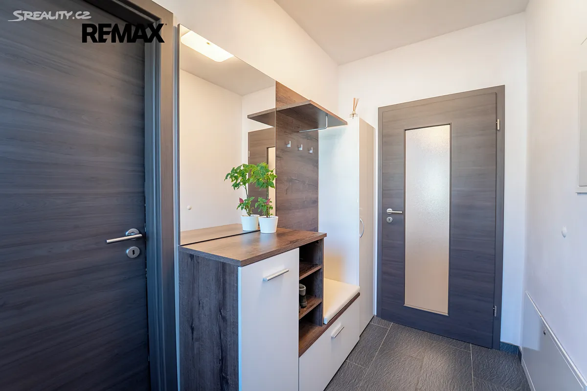Prodej rodinného domu 167 m², pozemek 910 m² – pohled 6