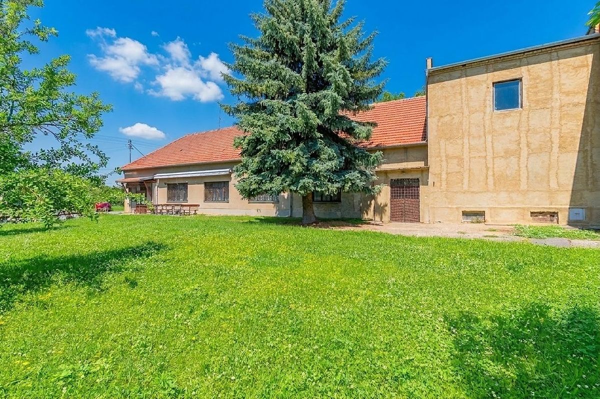Prodej komerční nemovitosti 750 m²