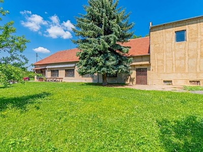 Prodej komerční nemovitosti 750 m²