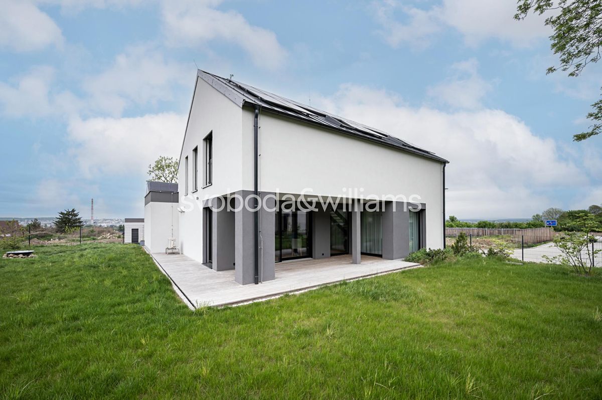 Prodej rodinného domu 184 m², pozemek 819 m²