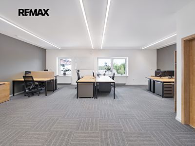 Pronájem kanceláře 274 m²