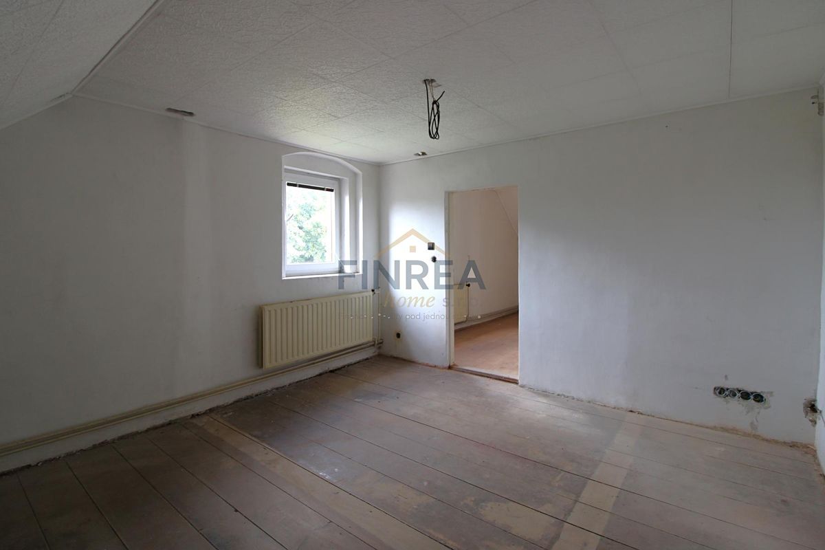 Prodej rodinného domu 350 m², pozemek 984 m² – fotografie 3