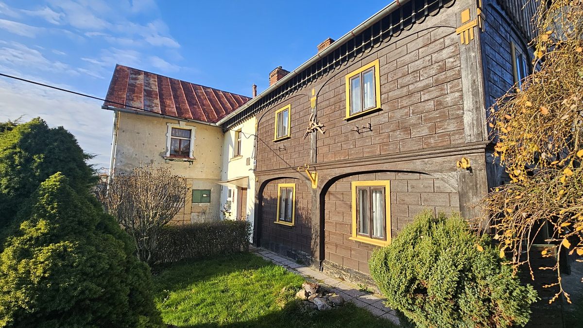 Prodej rodinného domu 350 m², pozemek 2537 m² – fotografie 3