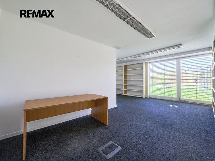 Комерційне приміщення на продаж, 700 м² (15 з 31)