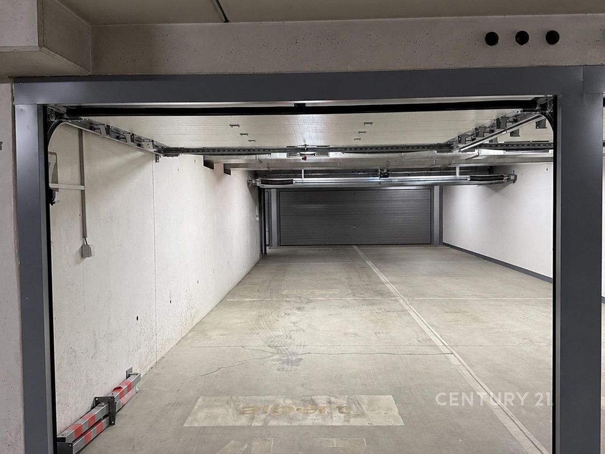 Pronájem garážového stání 15 m² – fotografie 2