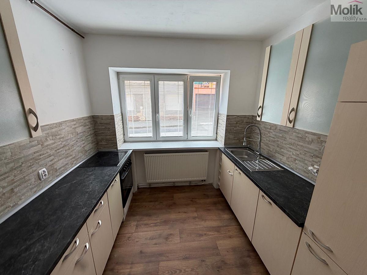 Prodej rodinného domu 148 m², pozemek 162 m² – fotografie 5