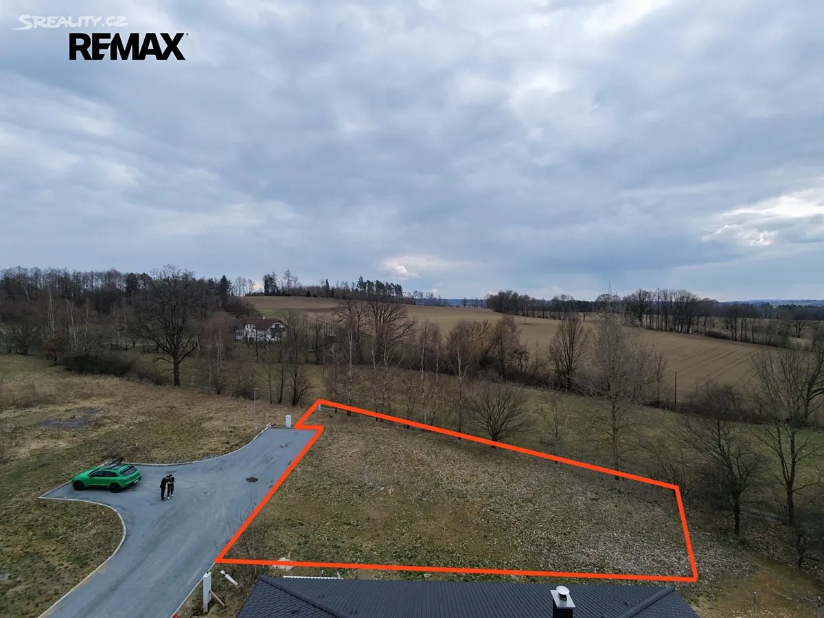 Prodej stavebního pozemku 1052 m² – pohled 4