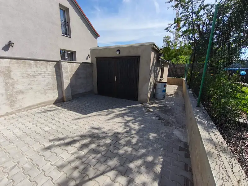 Pronájem garáže 65 m², Kladno – náhled fotky 1