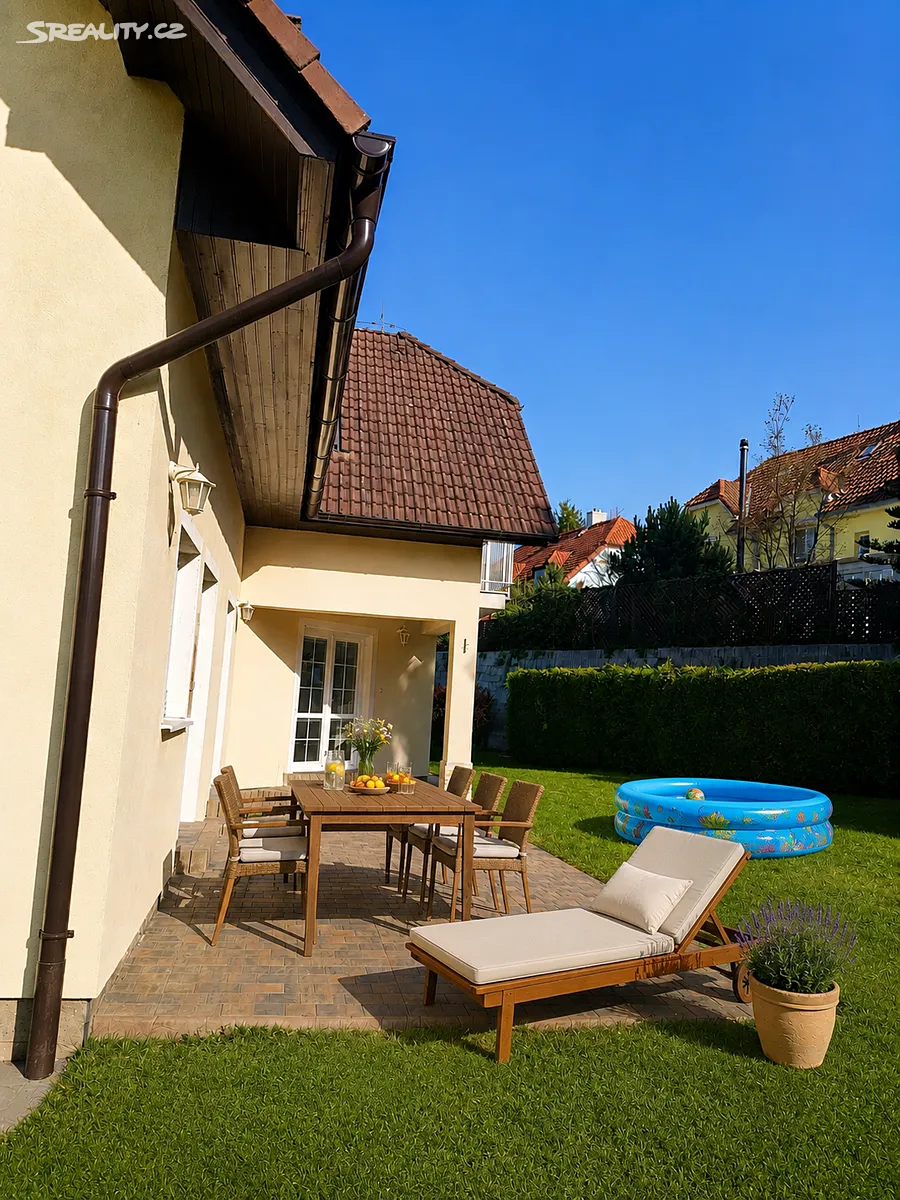 Pronájem rodinného domu 251 m², pozemek 1177 m² – pohled 4