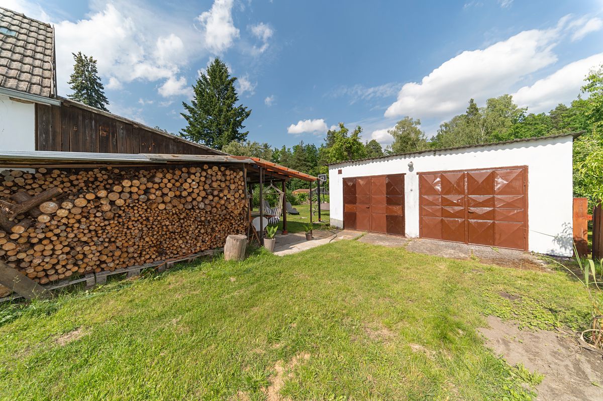 Prodej rodinného domu 130 m², pozemek 860 m² – fotografie 3