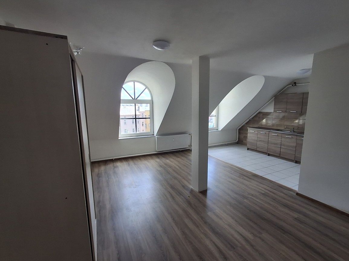 Pronájem bytu 3+kk 70 m² – fotografie 4
