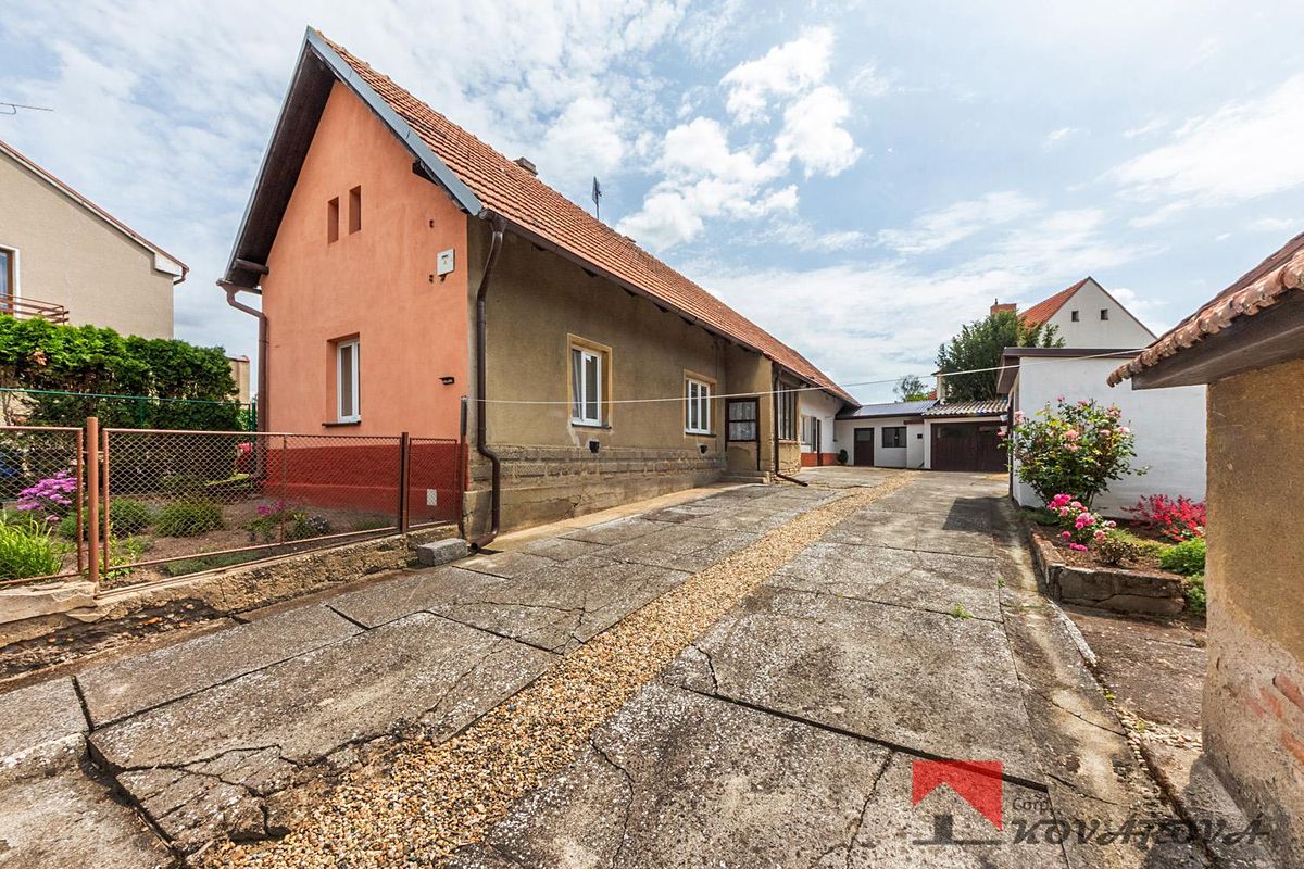 Prodej rodinného domu 322 m², pozemek 498 m² – fotografie 3