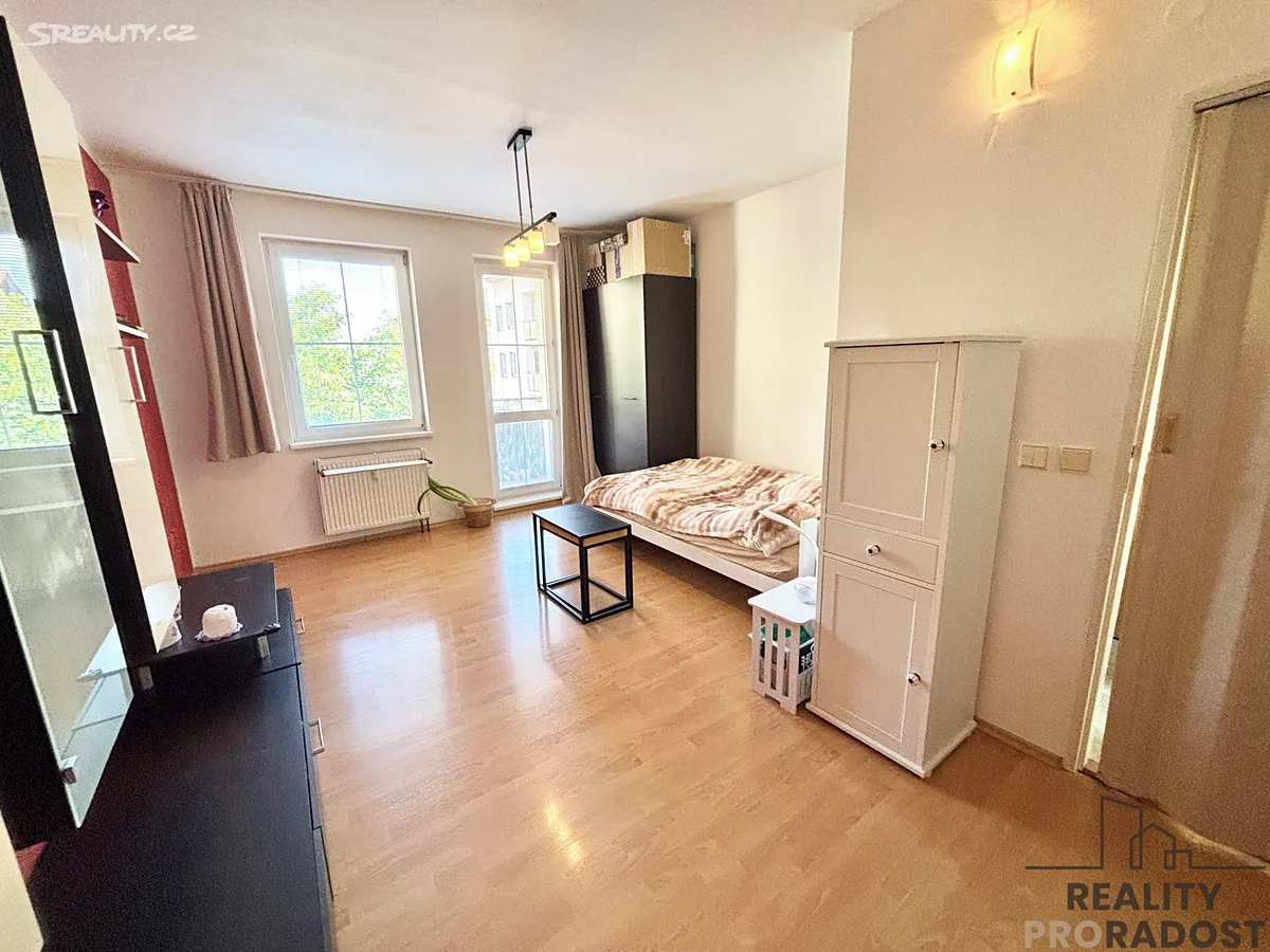 Pronájem bytu 1+1 32 m² – pohled 3