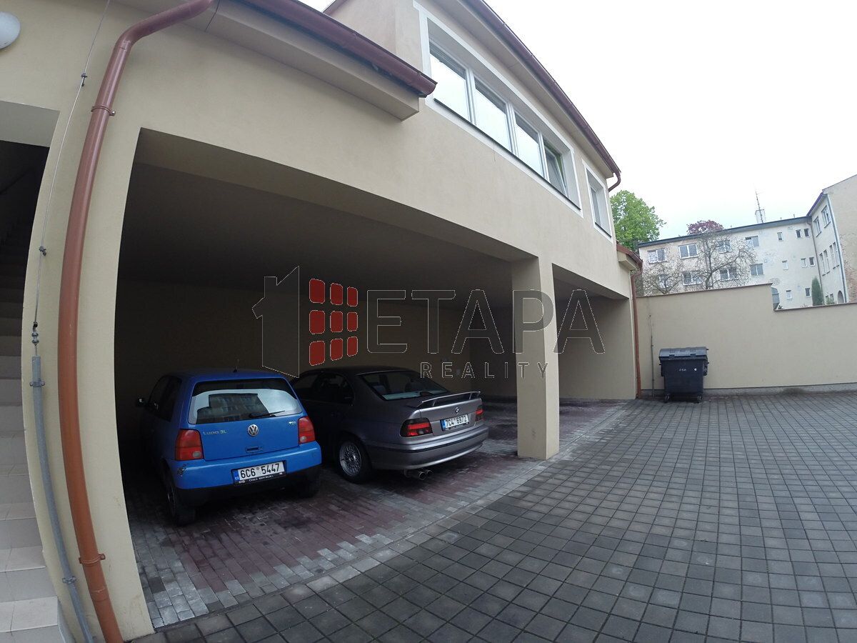 Pronájem garážového stání 15 m² – fotografie 3