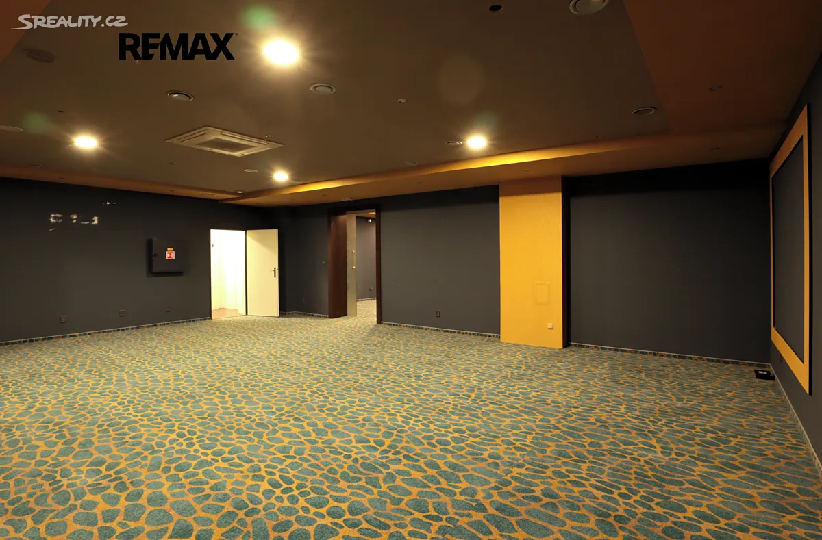 Pronájem obchodního prostoru 218 m² – pohled 3