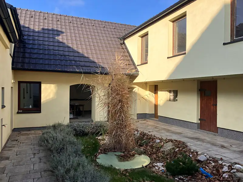 Prodej vícegeneračního domu 418 m², pozemek 1913 m², Krahulov – náhled fotky 2