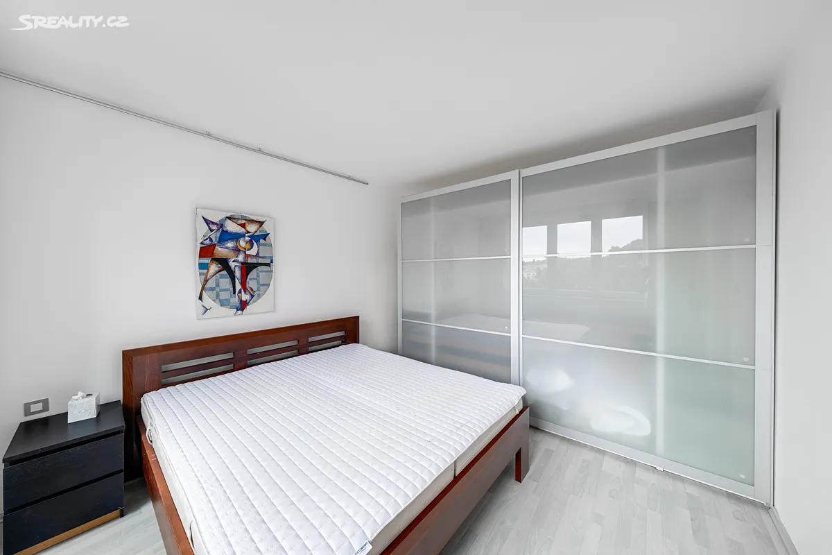 Pronájem bytu 3+1 70 m² - Widok 4