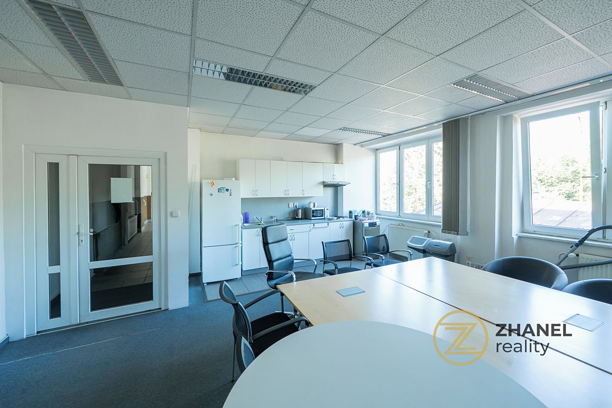 Pronájem kanceláře 44 m² – fotografie 3