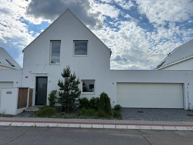 Prodej rodinného domu 144 m², pozemek 368 m², Bystřice – náhled fotky 2