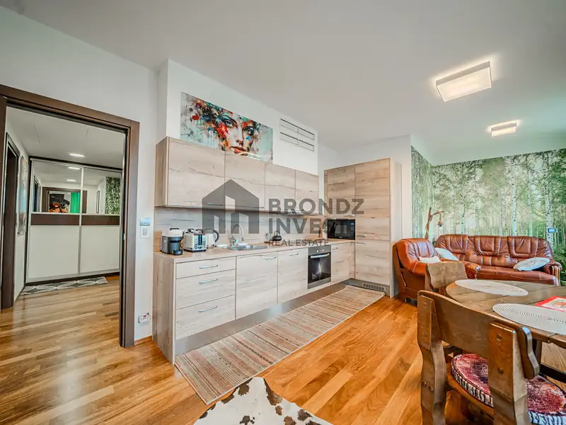 Pronájem bytu 2+kk 75 m², Praha – náhled fotky 1