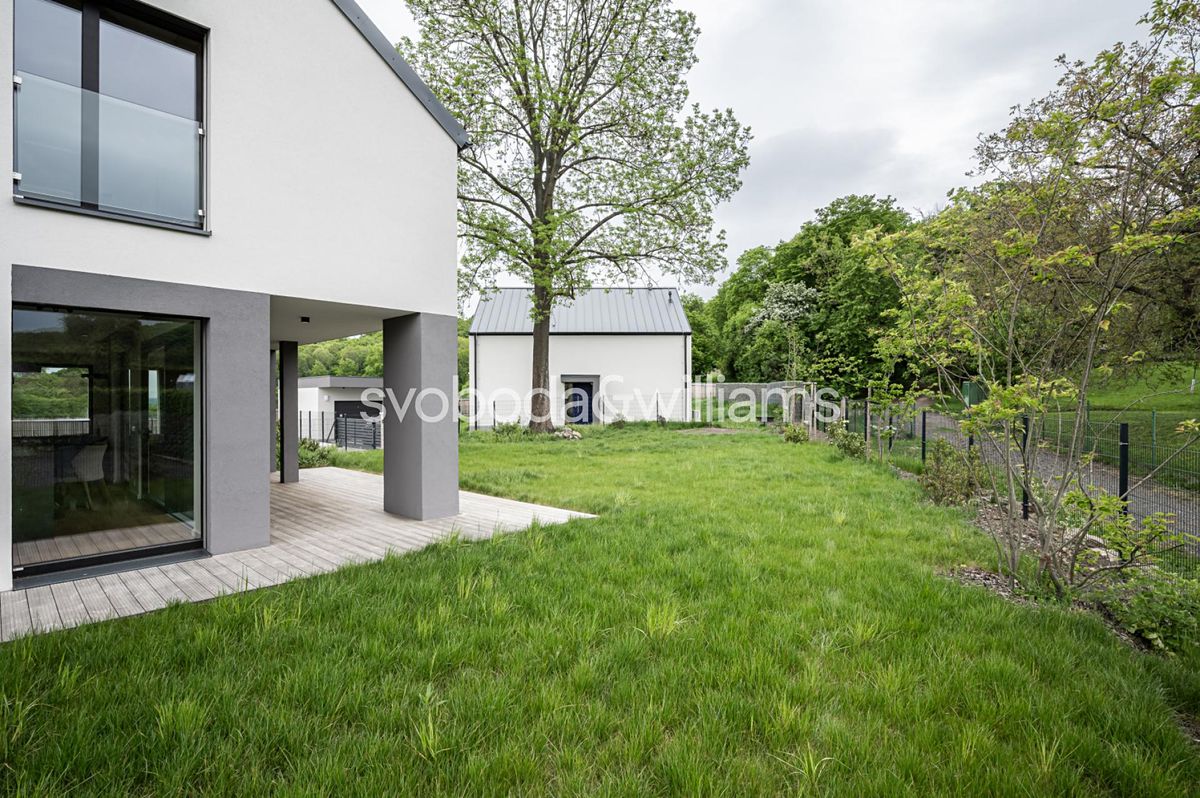 Prodej rodinného domu 184 m², pozemek 819 m² – fotografie 4