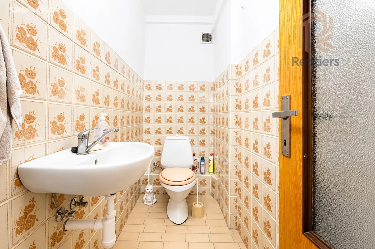 Prodej rodinného domu 256 m², pozemek 287 m² – další