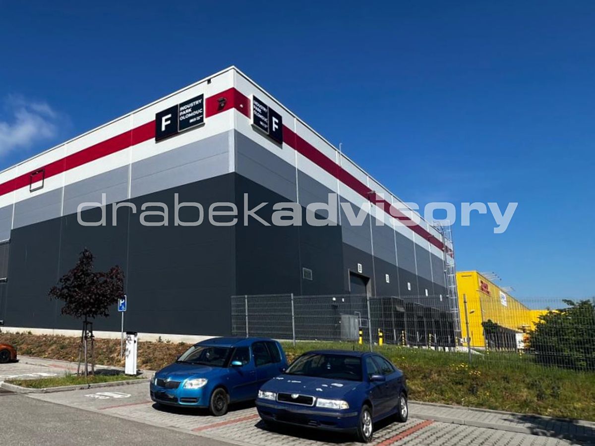 Pronájem skladového prostoru 1745 m²