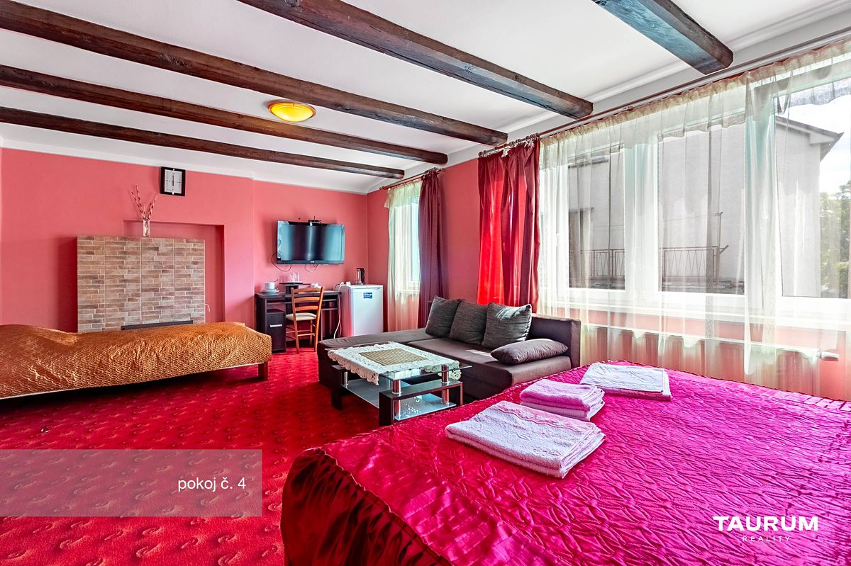 Prodej rodinného domu 269 m², pozemek 183 m² – fotografie 4