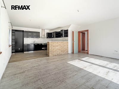 Prodej  rodinného domu 220 m², pozemek 1 101 m²