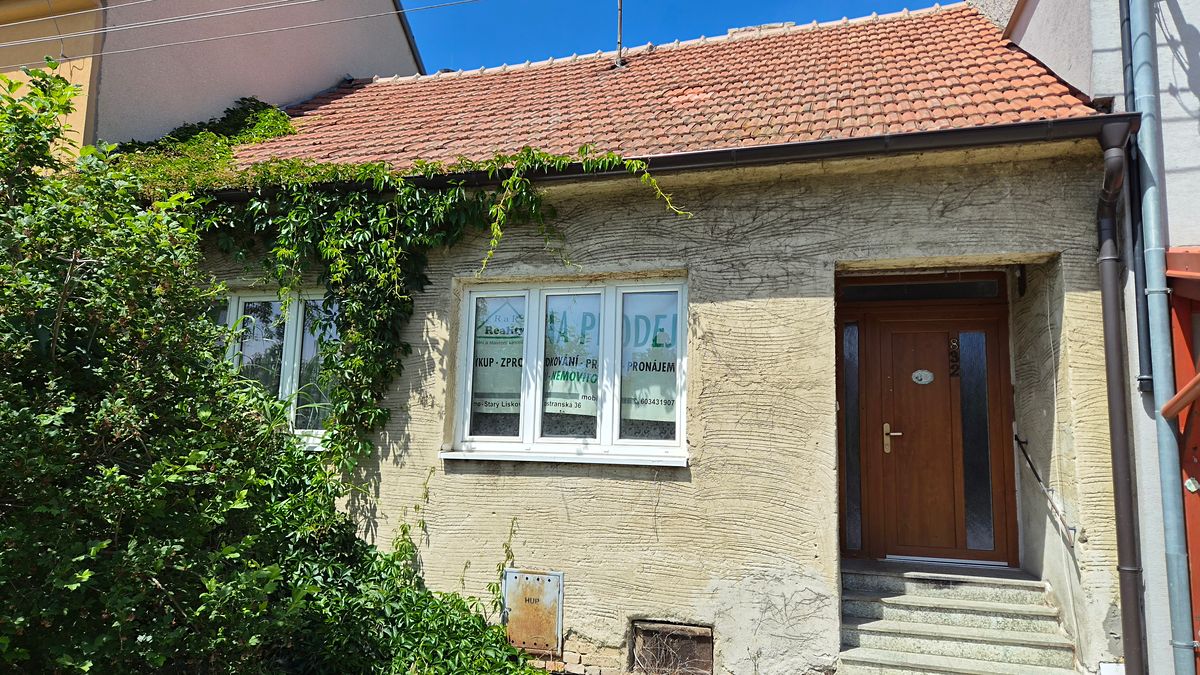 Prodej rodinného domu 350 m², pozemek 784 m² – fotografie 2