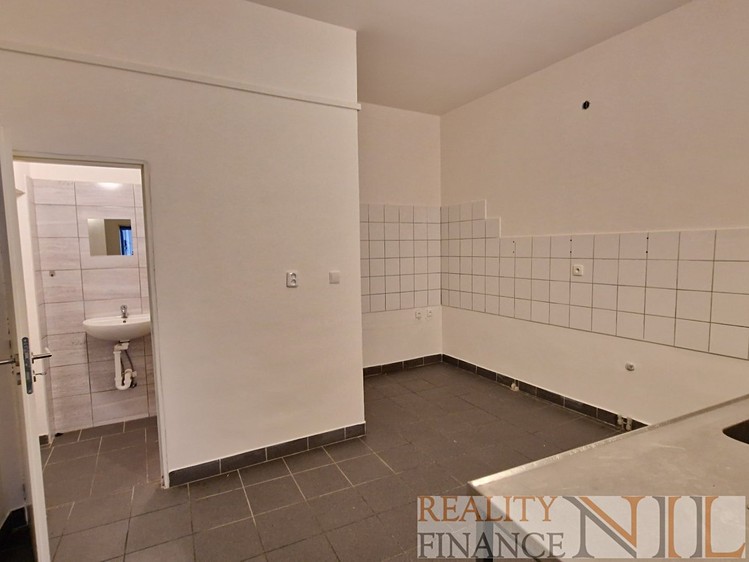Pronájem komerčního prostoru, 79 m² (9 z 17)