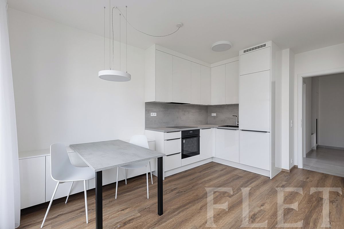 Pronájem bytu 1+kk 35 m²