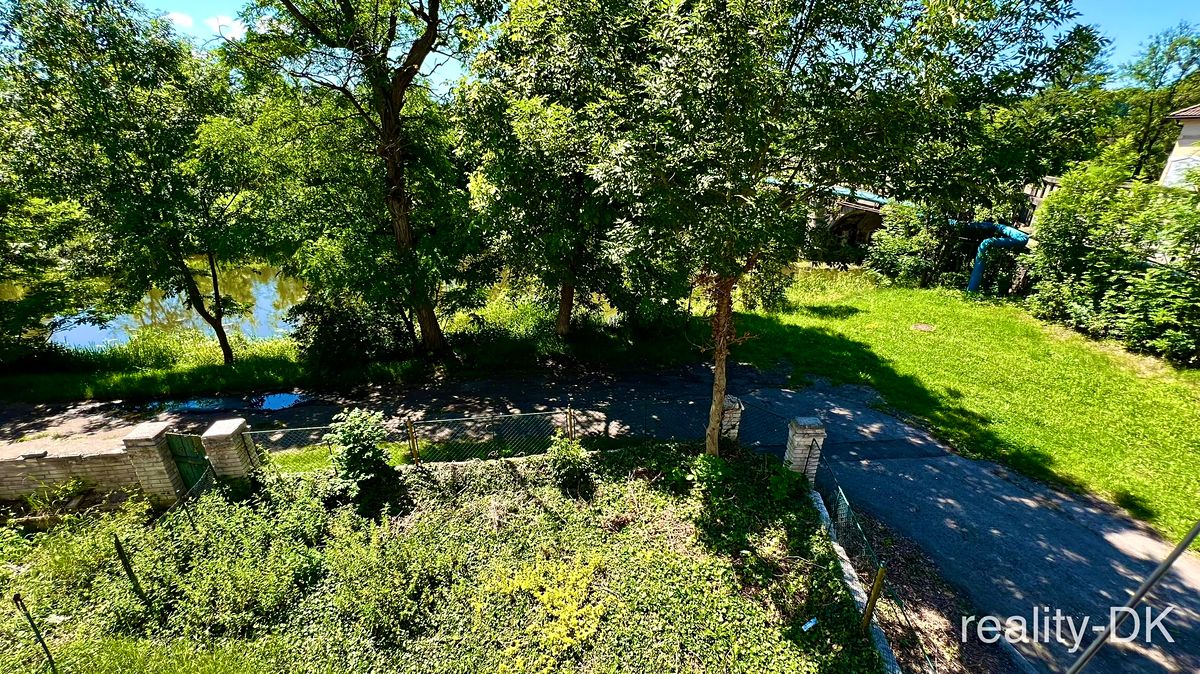 Prodej rodinného domu 180 m², pozemek 252 m² – fotografie 2