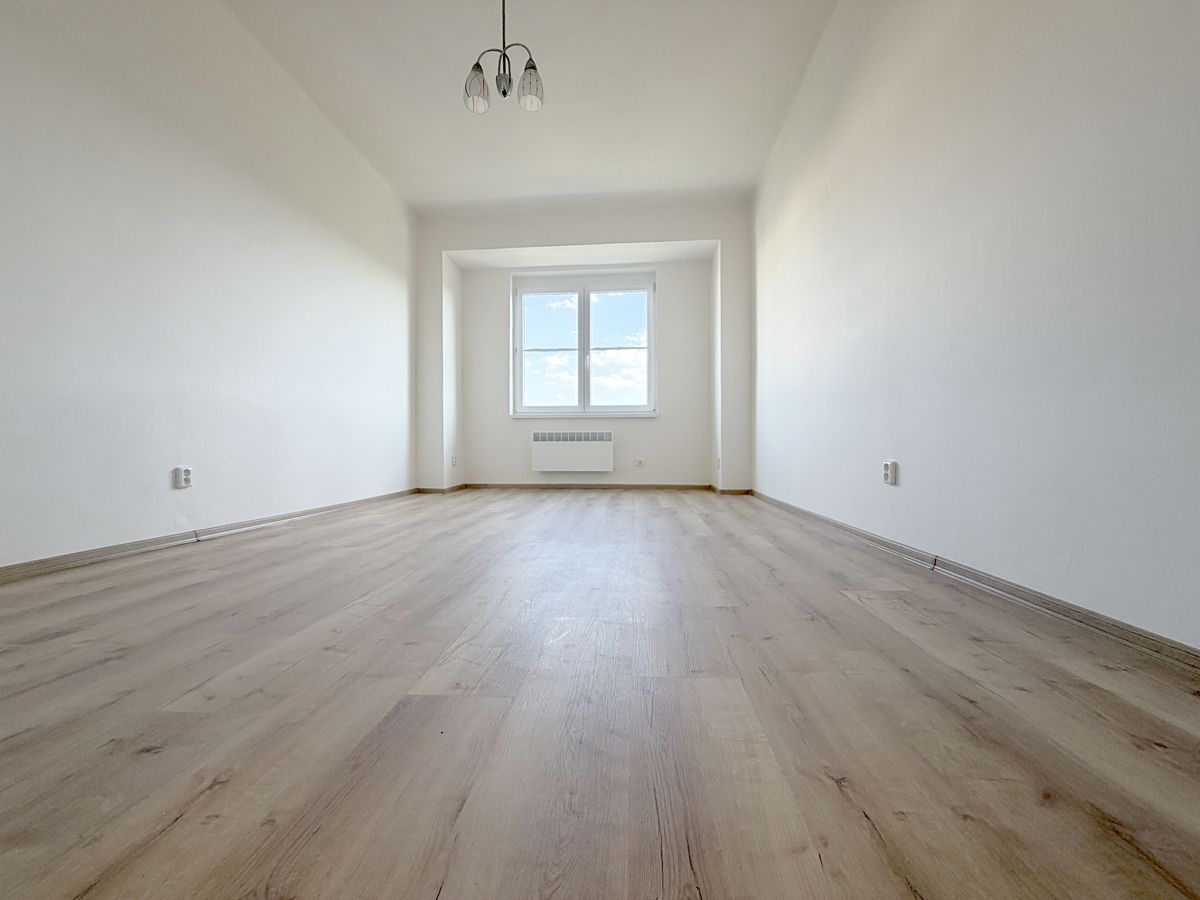 Pronájem bytu 1+kk 28 m²