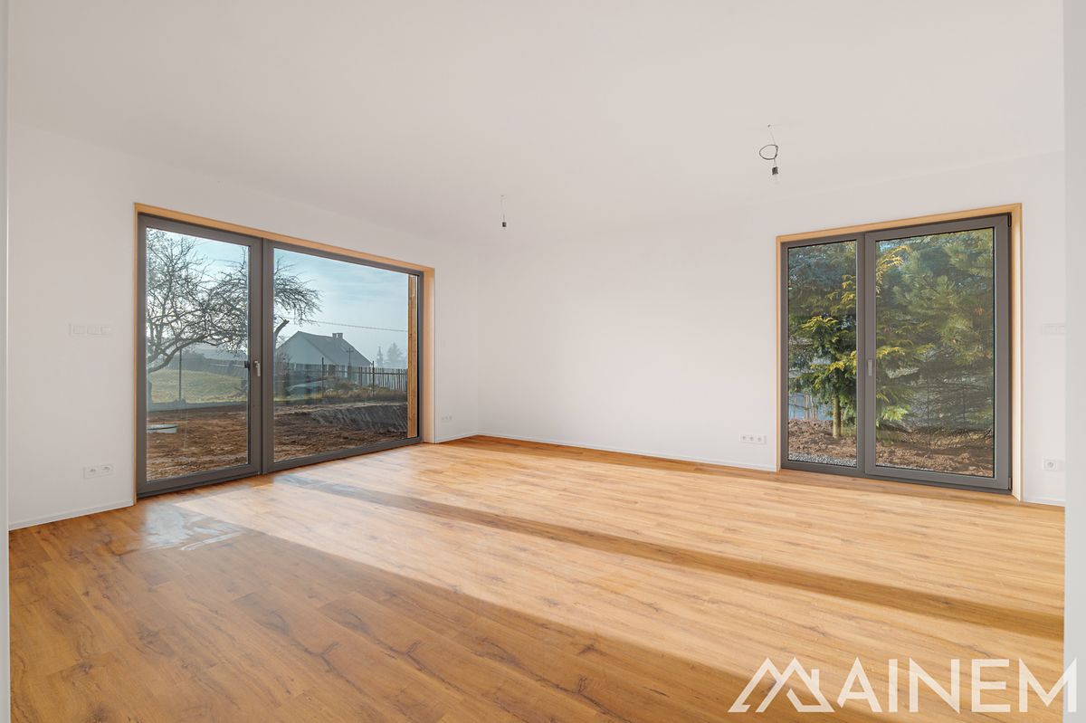 Prodej rodinného domu 92 m², pozemek 812 m² – fotografie 2