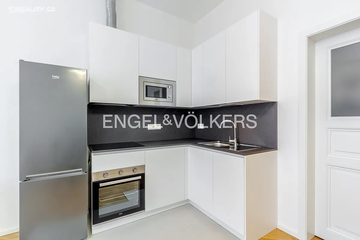 Pronájem bytu 2+kk 47 m² – pohled 2