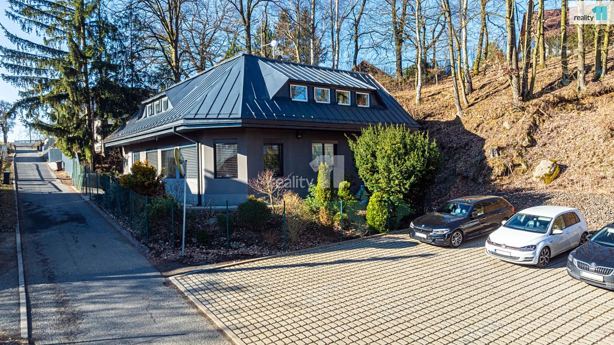 Prodej kanceláře 377 m²