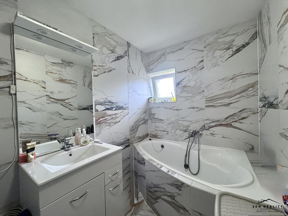 Prodej rodinného domu 92 m², pozemek 582 m² – fotografie 2
