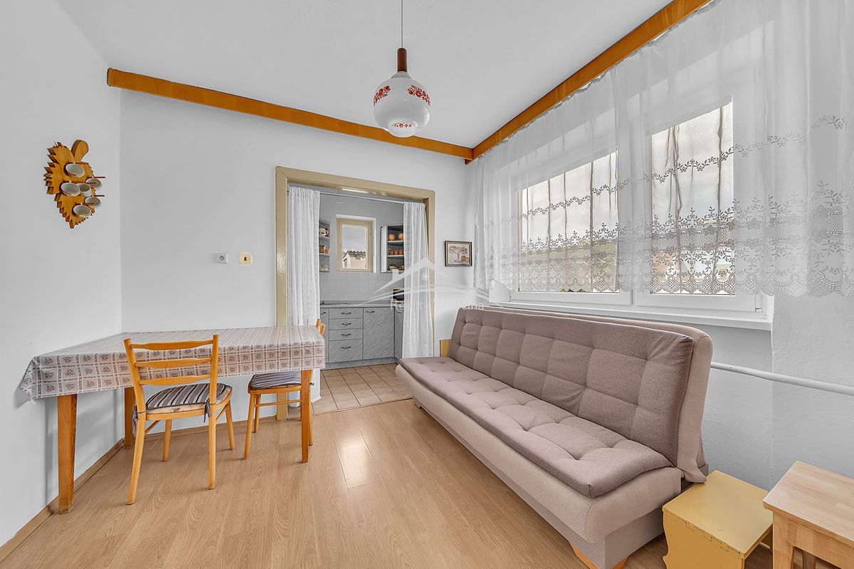 Prodej rodinného domu 190 m², pozemek 739 m² – fotografie 3