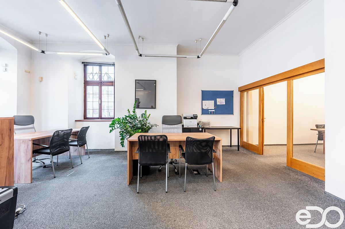 Pronájem kanceláře 193 m² – fotografie 5