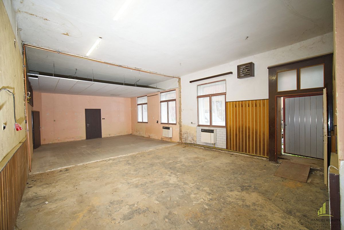 Prodej kanceláře 200 m² – fotografie 3