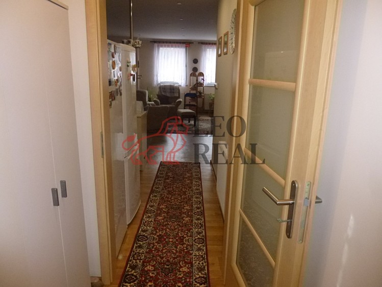 Pronájem bytu 2+kk, 67 m² (9 z 12)