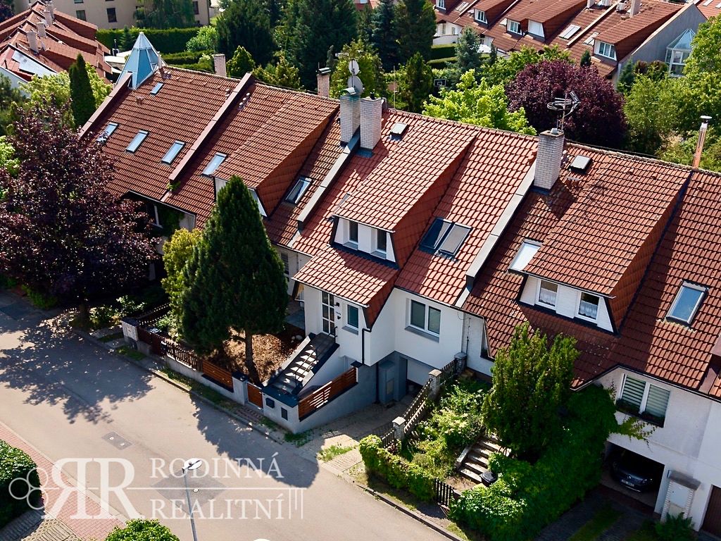 Prodej rodinného domu 270 m², pozemek 470 m² – fotografie 4