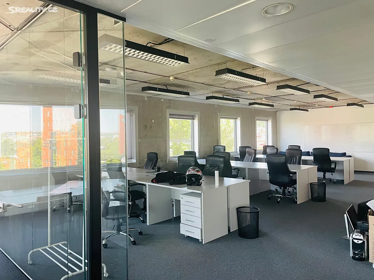 Pronájem kanceláře 329 m² – pohled 3