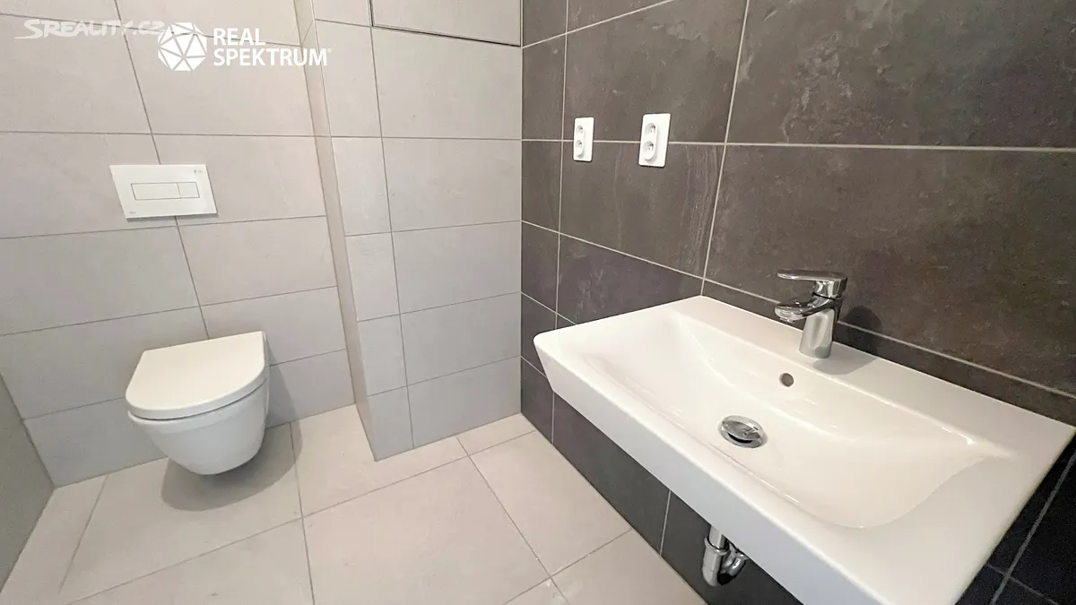 Pronájem bytu 1+kk 31 m² – další