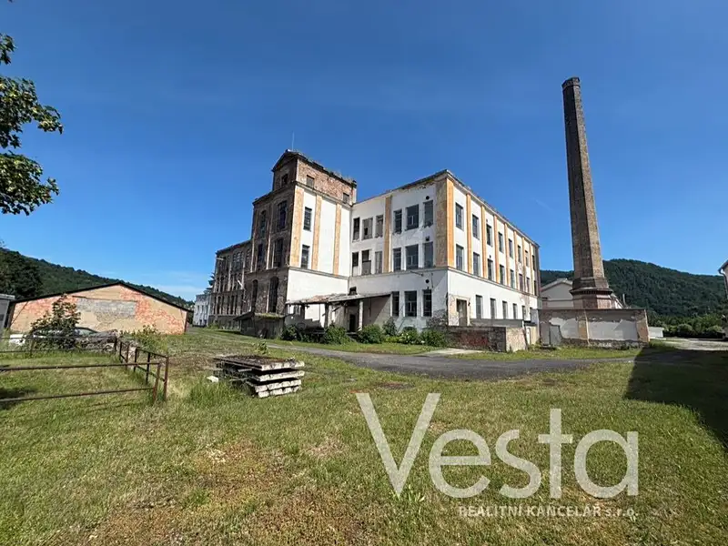 Prodej komerční nemovitosti 13400 m², Velké Březno – náhled fotky 1