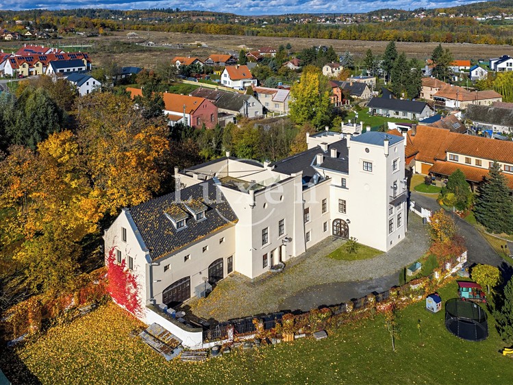 Gewerbefläche zum Kauf, 1.585 m² (1 von 37)