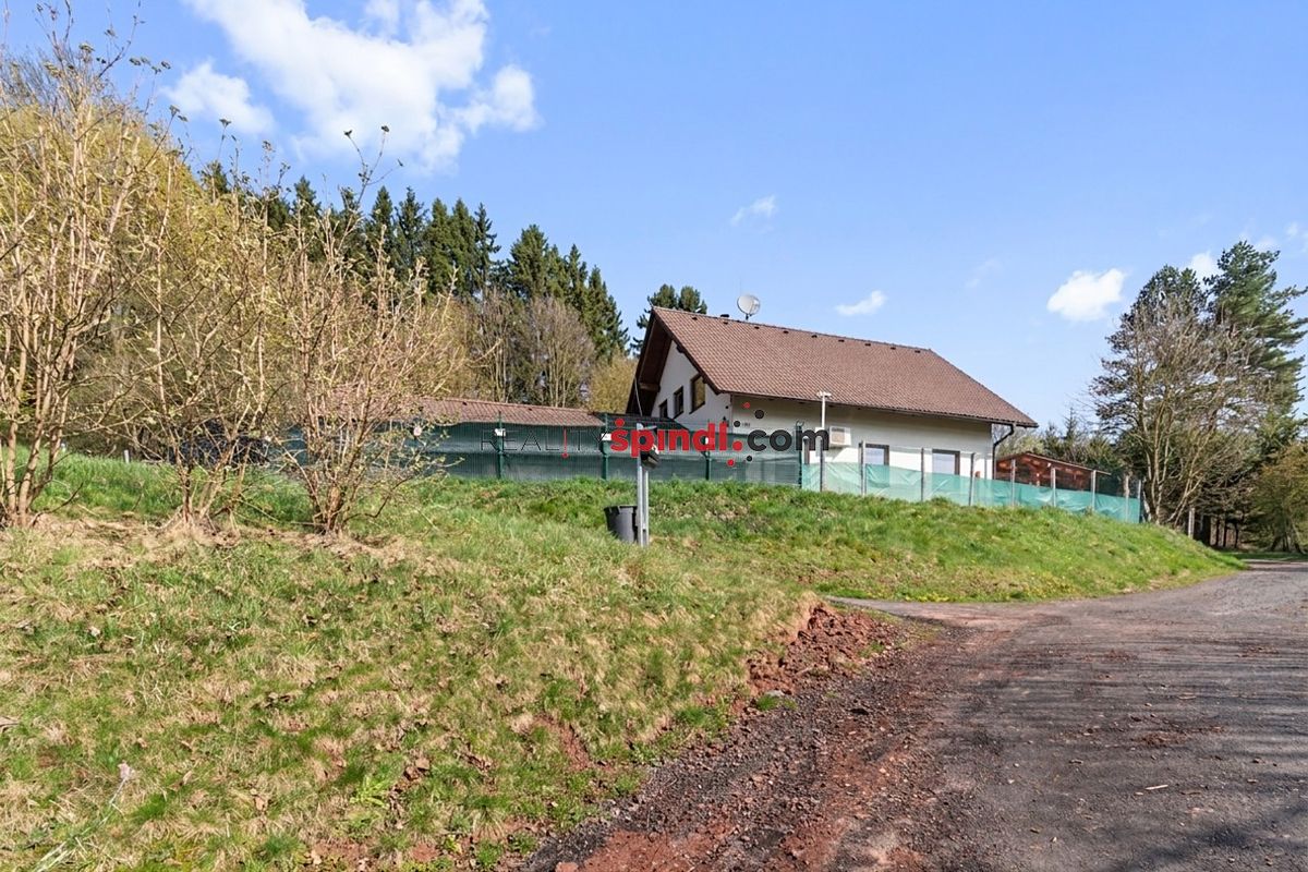 Prodej rodinného domu 188 m², pozemek 3565 m² – fotografie 3